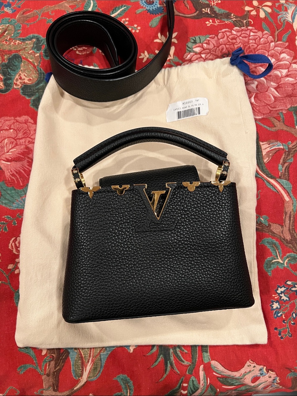Louis Vuitton Black Capucines Mini Top-Handle Bag with Gold Hardware - Picture 14 of 15